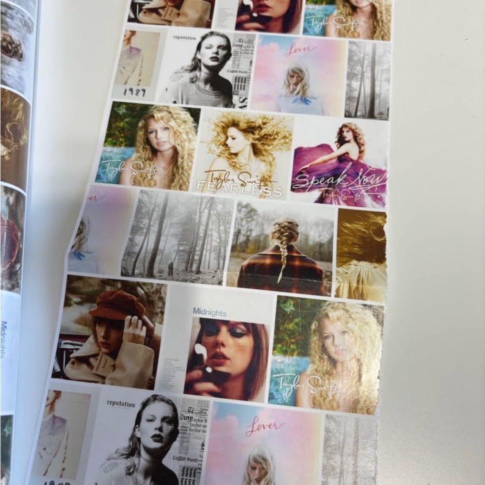 Taylor Swift Album Cover Wrapping Paper Roll Gift Wrap - Picture 3 of 3